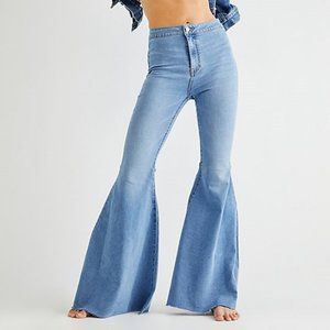 Size 00 We The Free Shape Enhancing Just Float On Flare Jeans